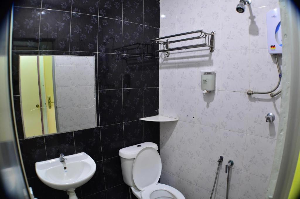 Hotel Zamburger Sungai Besi Куала-Лумпур Екстер'єр фото
