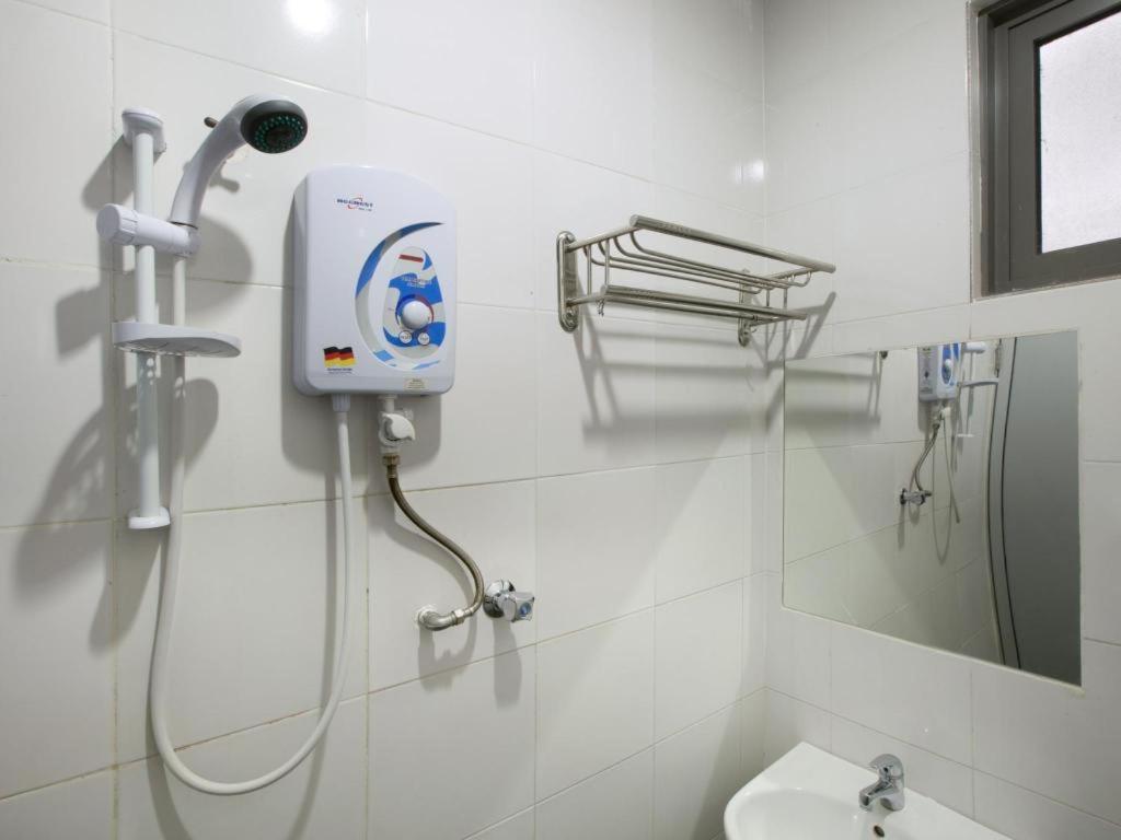 Hotel Zamburger Sungai Besi Куала-Лумпур Екстер'єр фото
